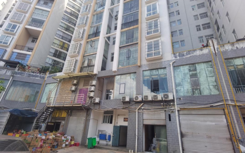 貴州省機(jī)關(guān)事務(wù)管理局國有資產(chǎn)管理服務(wù)中心安順市平壩區(qū)夏云鎮(zhèn)紫金名門4幢4單元9層1號(hào)房屋招租